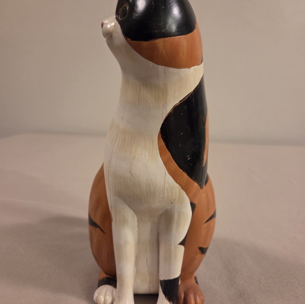 DISTRESSED WOODEN CALLICO CAT FIGURINE - Picture 3 of 7
